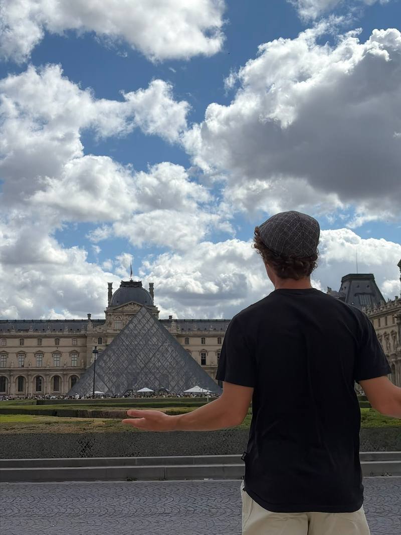 Gabriel Jovencio em viagem pela Europa